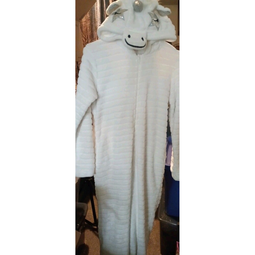 white Secret Treasures unicorn one Piece a hooded character Silver Eyed, Ears